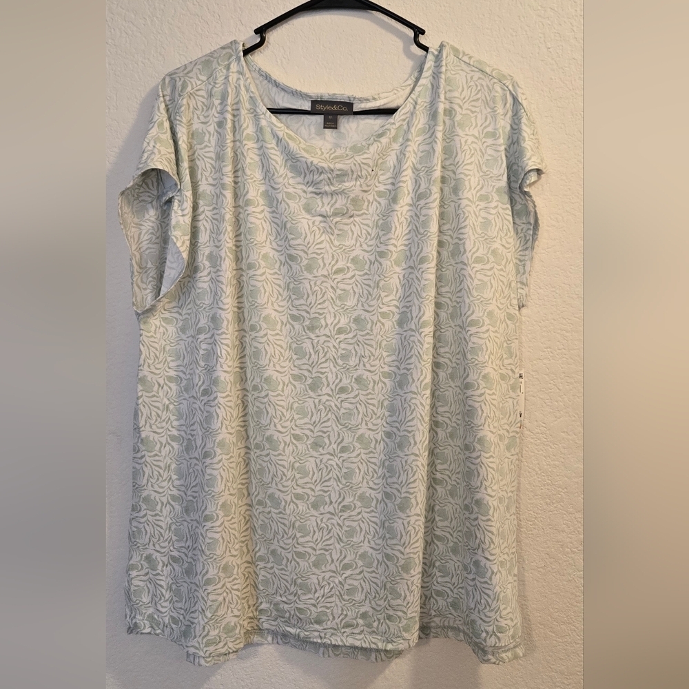 Light‎ Green Floral Short Sleeve Top